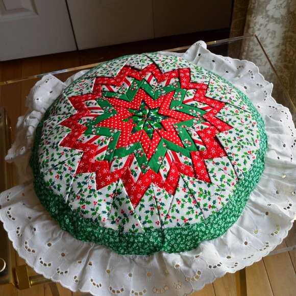 Vintage Christmas Quilt Star Decorative Throw Pillow - Picture 1 of 6